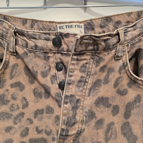 We The Free Leopard Print Barrel Jeans - Brown and Black SIZE 31 SIZE 10 - Picture 2 of 6